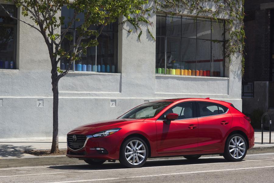  Mazda3 Hatchback 2016 года  (NA) (фото 7 из 24)